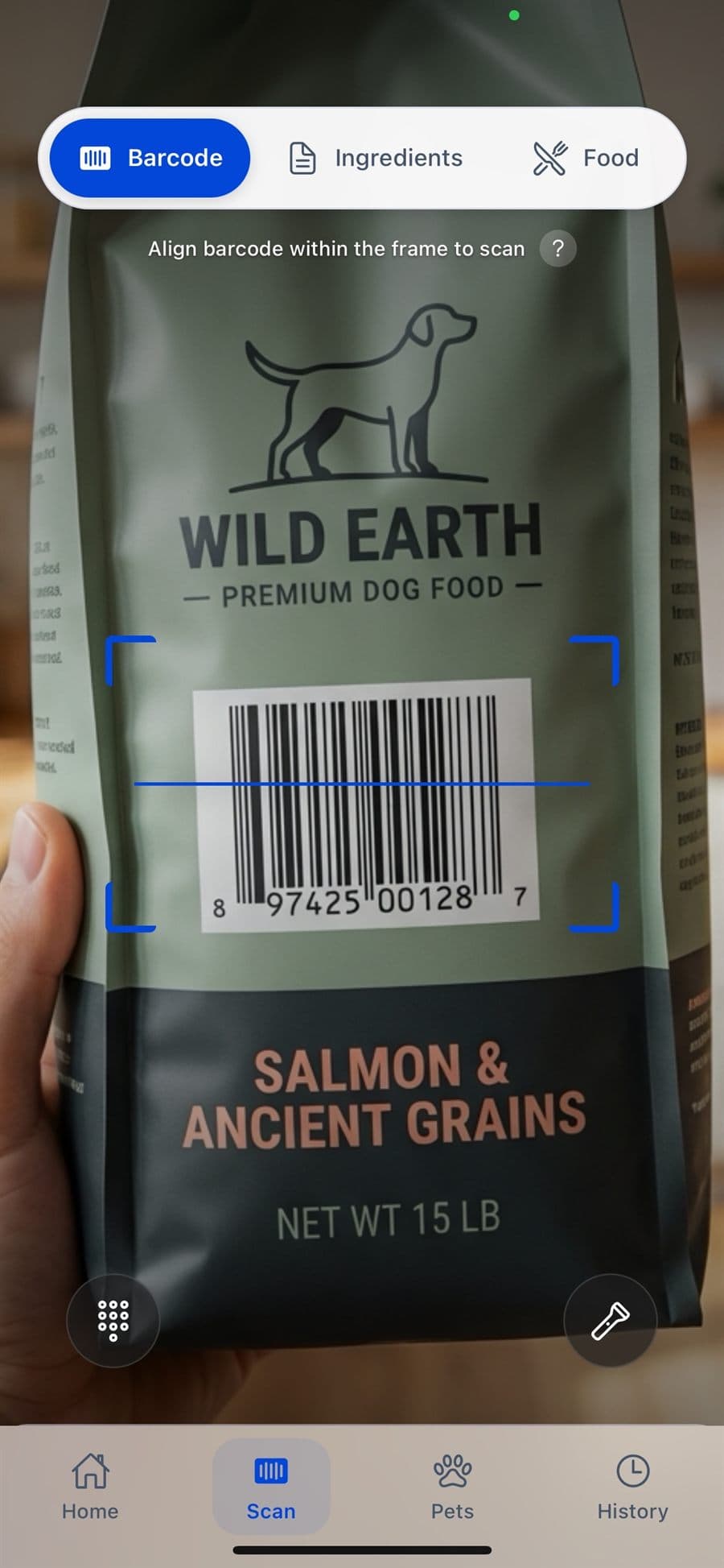 Live Scanner screen in the NutriPet app